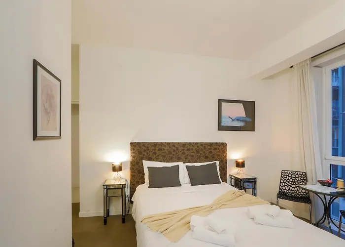 G House 3* Bolonia