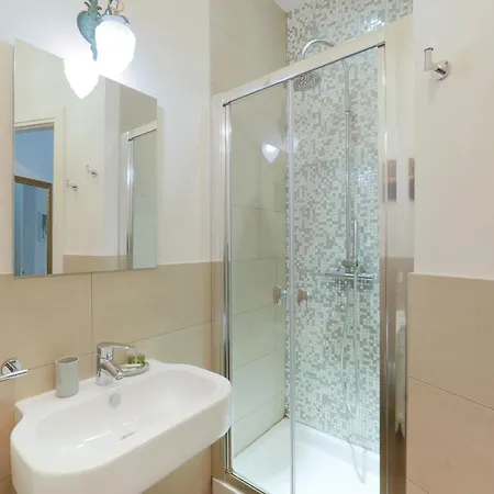 G House 3*